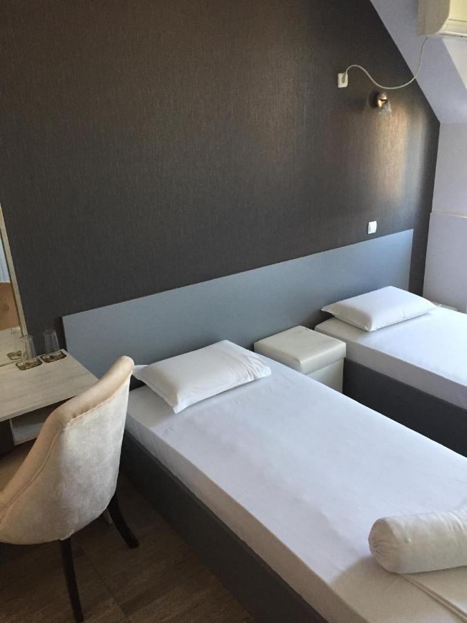 Family Hotel Amor 鲁塞 外观 照片